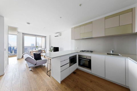 A Lovely 2BR Apt Near Southern Cross City Views - Accommodation QLD 3