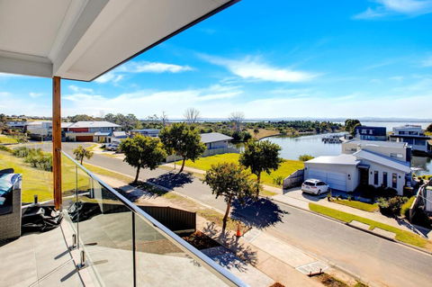 A Magnetic Retreat - Accommodation QLD 4