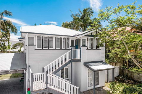A Perfect Stay - Cape Cottage - Accommodation QLD 1