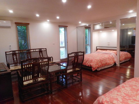 A Spacious Holiday Suite - Accommodation QLD 4