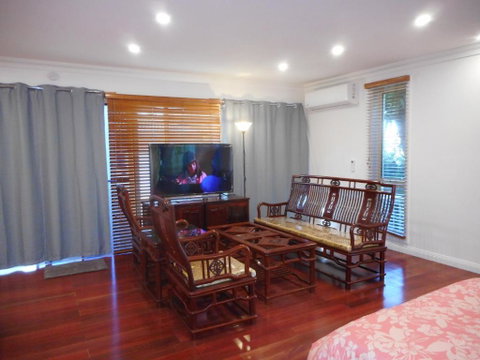 A Spacious Holiday Suite - Accommodation QLD 0