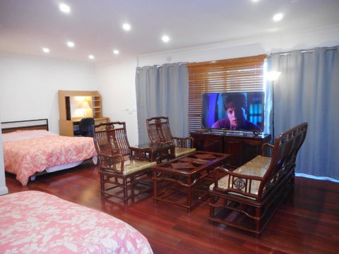 A Spacious Holiday Suite - Accommodation QLD 3