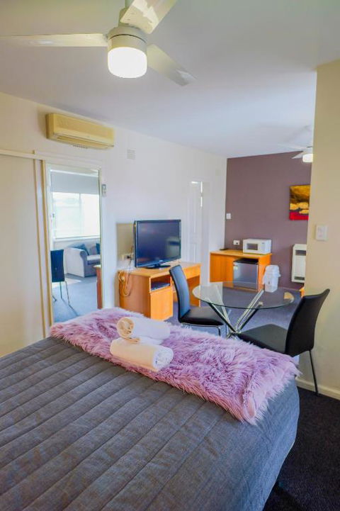Abbotsleigh Motor Inn - Accommodation QLD 3