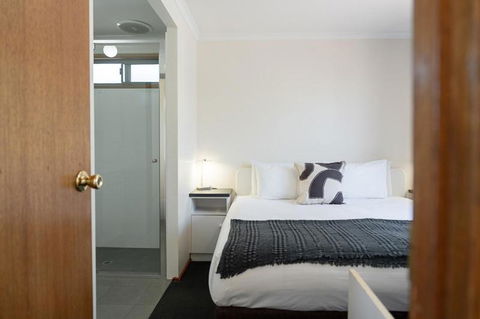 Adelaide Caravan Park - Aspen Holiday Parks - Accommodation QLD 4
