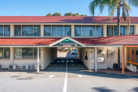 Adelaide Granada Motor Inn - Accommodation QLD 1