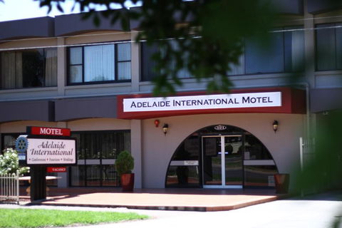 Adelaide International Motel - Accommodation QLD 0