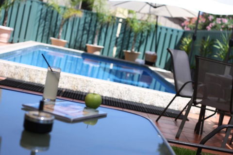 Adelaide International Motel - Accommodation QLD 4