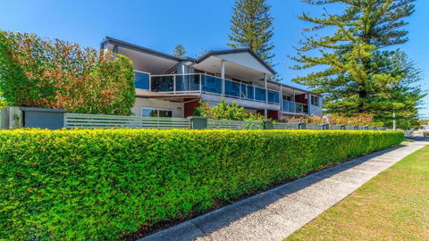 Adrift Apartments - Accommodation QLD 0
