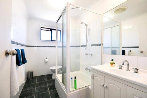 Affordable Gold Coast Holiday! - Accommodation QLD 2