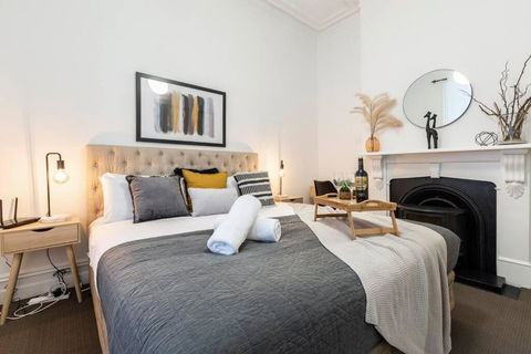 A Carlton Classic - Quaint Inner-City Getaway - Accommodation QLD 1