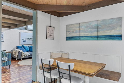 A Sand And Sea Retreat - 150m From Beach, Pet Friendly - Accommodation QLD 4
