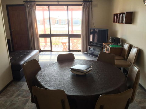 All Decked Out In Edithburgh - Accommodation QLD 3