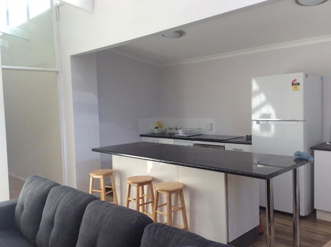 Alpha Centauri Townhouses - Accommodation QLD 2