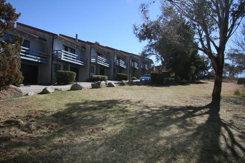 Alpha Centauri Townhouses - Accommodation QLD 0