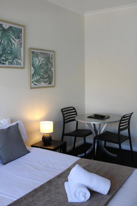 Alpine Hotel Bright - Accommodation QLD 4