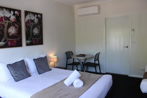 Alpine Hotel Bright - Accommodation QLD 2