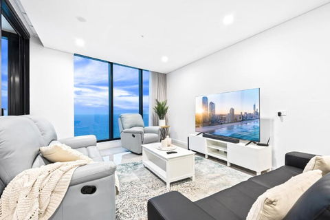 ALTITUDE Ocean Suites - SPECTACULAR, Unmatched Views & Luxury Accommodation - Accommodation QLD 3