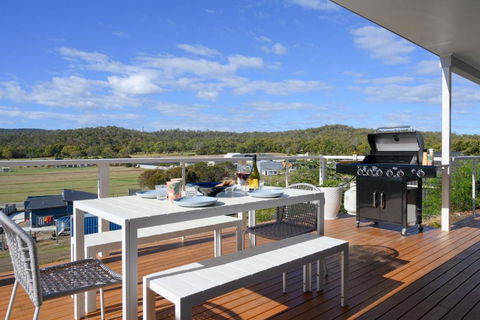 Ambience, A Stunning Holiday Retreat! - Accommodation QLD 2