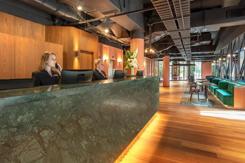 Amora Hotel Riverwalk Melbourne - Accommodation QLD 4