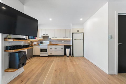 Apollo Unit 4 - Ground Floor - Block A - Accommodation QLD 3