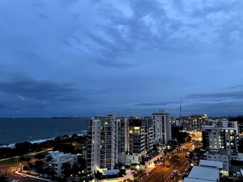 Aquavista Penthouse - Stunning 180 Views - Accommodation QLD 2