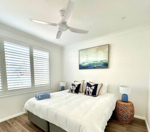 Aquila Beach Retreat - Accommodation QLD 4
