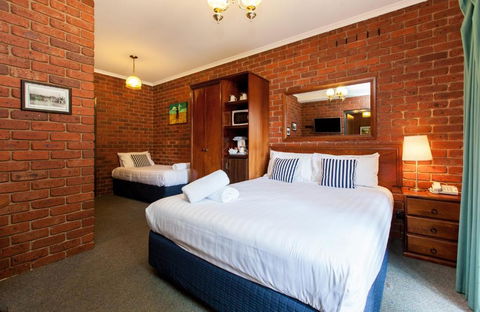 Armour Motor Inn - Accommodation QLD 2