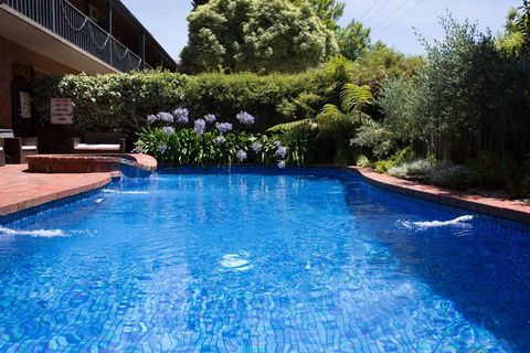 Armour Motor Inn - Accommodation QLD 3