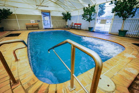 Artesian Spa Motel - Accommodation QLD 2