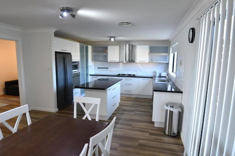 Ascot Gardens Serviced Apartments - Accommodation QLD 2