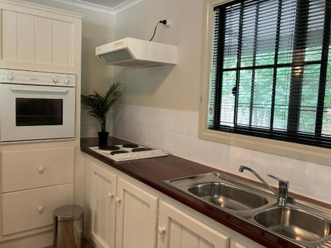 Auburn Hideaway - Accommodation QLD 3