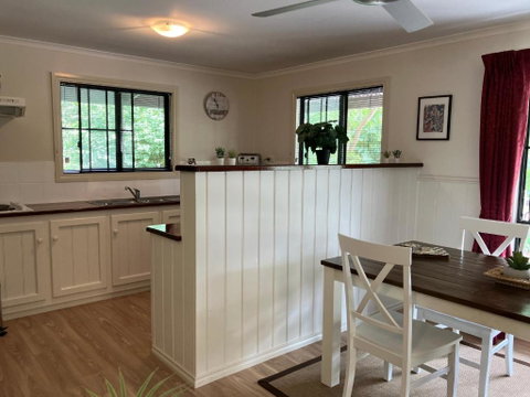 Auburn Hideaway - Accommodation QLD 2