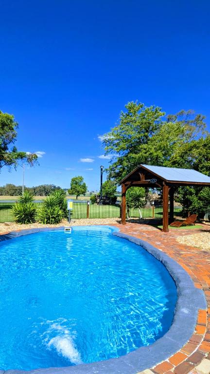 Australian Homestead Motor Lodge - Accommodation QLD 3