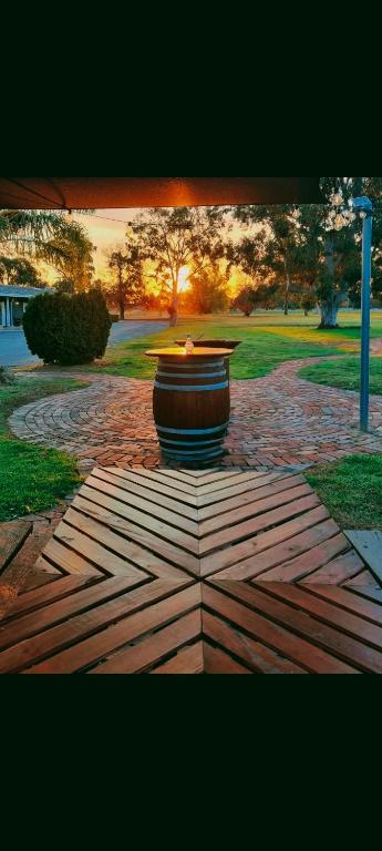 Australian Homestead Motor Lodge - Accommodation QLD 2