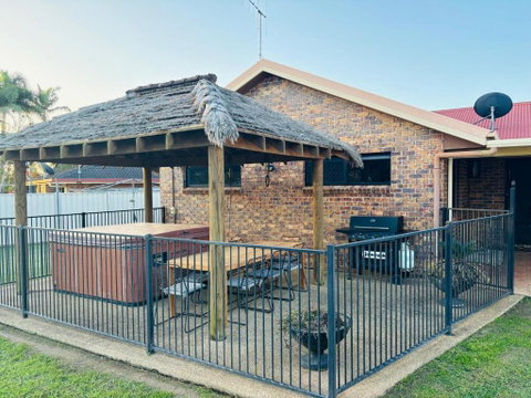 Avoca House - Accommodation QLD 3