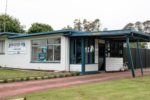 Avon River Inn - Accommodation QLD 2
