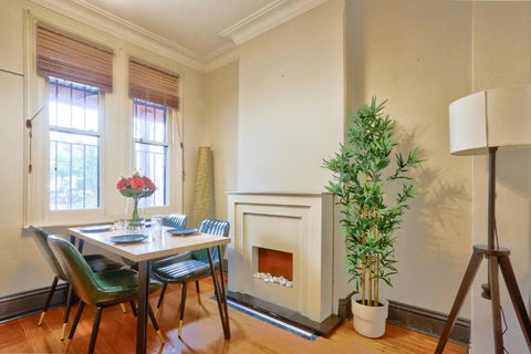 Awesome 2 Bedroom House Surry Hills - Accommodation QLD 4