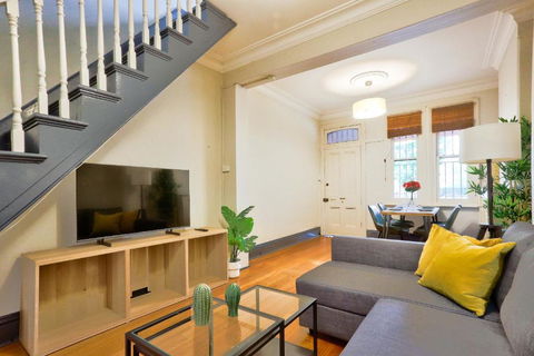 Awesome 2 Bedroom House Surry Hills - Accommodation QLD 0