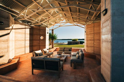 Baird Bay Seaside Villas - Accommodation QLD 4