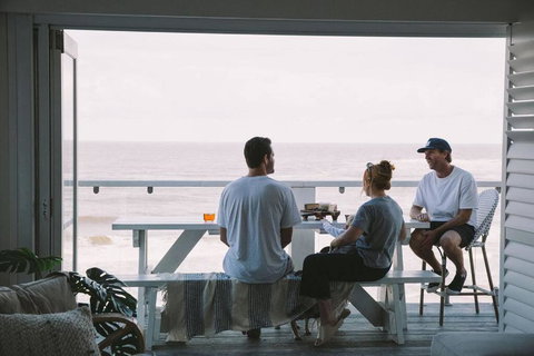 BAY PROPERTIES . Beach House Yamba - Accommodation QLD 4