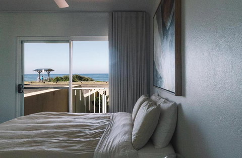 BAY PROPERTIES . Ocean Sounds - Accommodation QLD 4