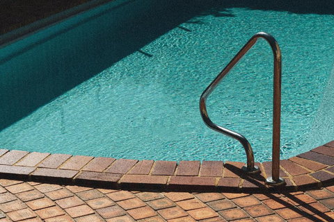 BAY PROPERTIES . Ocean Sounds - Accommodation QLD 2