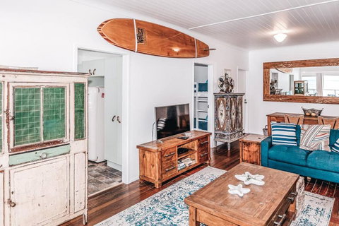 BAY PROPERTIES . Pacific Lodge - Accommodation QLD 3