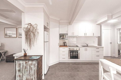 BAY PROPERTIES . Summer Salt On Main - Accommodation QLD 4