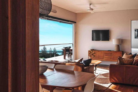 BAY PROPERTIES . The Chill - Accommodation QLD 0