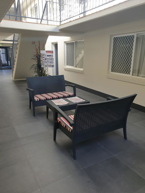 Southport Motel & Apartments - Accommodation QLD 4