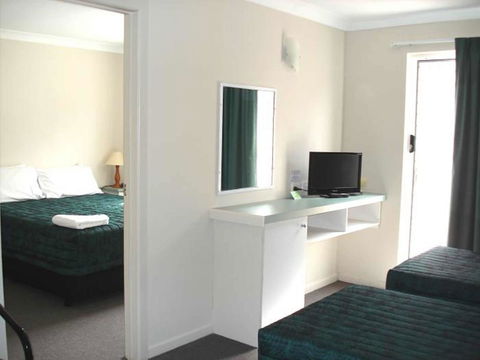 Southport Motel & Apartments - Accommodation QLD 23