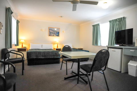 Southport Motel & Apartments - Accommodation QLD 21