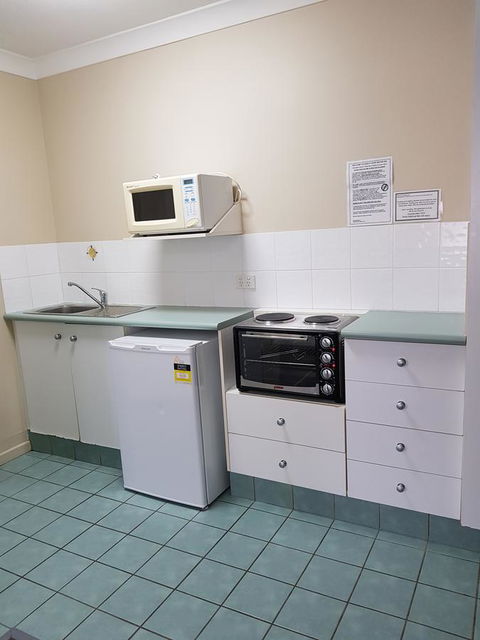 Southport Motel & Apartments - Accommodation QLD 15