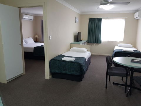 Southport Motel & Apartments - Accommodation QLD 12